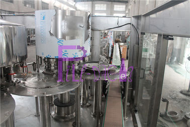 12 - 12 - 5 machines de remplissage liquides de Monoblock 5L avec la lubrification de ceinture fonctionnent