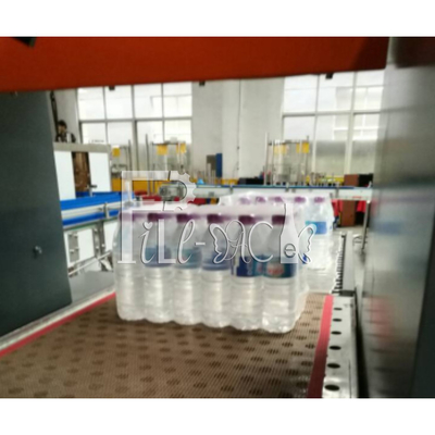 L automatique type bouteille en verre d'ANIMAL FAMILIER de boisson de l'eau d'emballage de film de rétrécissement de PE peut équipement