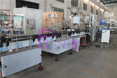 L'équipement remplissant de l'eau linéaire de 5000 BPH, plastique met la machine liquide de remplisseur