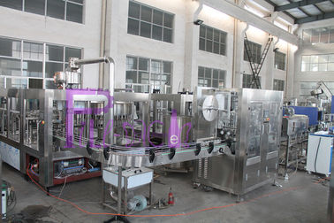 Le PLC commandent la chaîne de production de l'eau, machine de remplissage en plastique de Monoblock de la bouteille 15000BPH