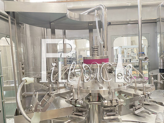 Ligne de machine de remplissage de bouteille en plastique à eau pure