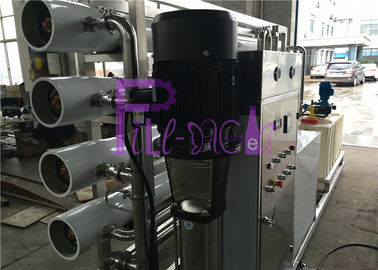 fibre de verre 12TPH logeant le système de traitement de l'eau de RO avec la cuve de stockage aseptique de l'eau
