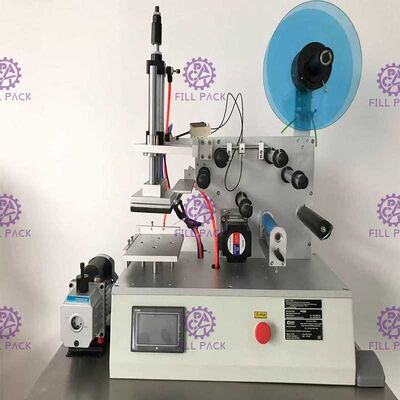 La machine à étiquettes 2000BPH de bouteille plate de place cogne l'autocollant adhésif semi automatique