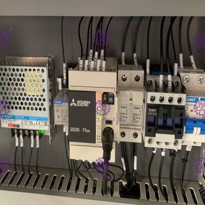 Machine à étiquettes auto-adhésive du côté 50bpm de bouteille en plastique simple d'animal familier