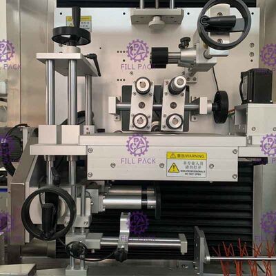 Machine à étiquettes automatique pour la bouteille de l'ANIMAL FAMILIER 2L et la capsule