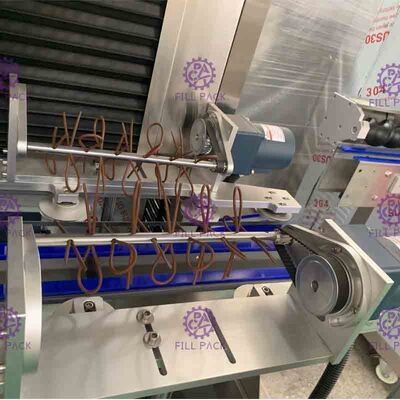 Double machine à étiquettes installée quatre par lames motrice de bouteille avec le conducteur de Panasonic