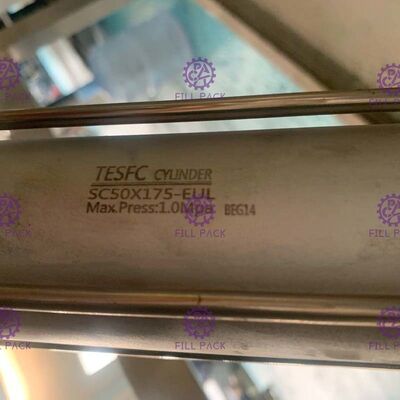 Machine de remplissage complètement automatique de l'eau de 5 gallons 300BPH pour la chaîne de production d'eau potable du baril 18.9L