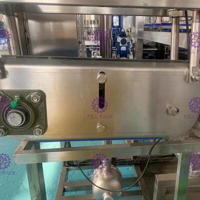 Machine de remplissage complètement automatique de l'eau de 5 gallons 300BPH pour la chaîne de production d'eau potable du baril 18.9L