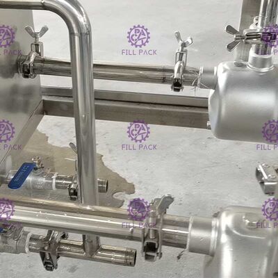 Machine de remplissage de mise en bouteilles de l'eau pure 3 dans 1 équipement liquide de remplisseur de Monoblock