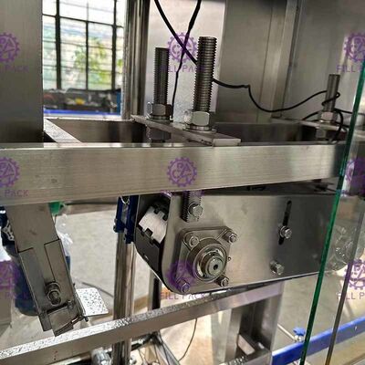 Remplisseur de l'eau de baril usine de machine de remplissage de l'eau de 5 gallons 450 BPH pour l'eau de Minear