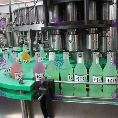 3 dans 1 machine de remplissage carbonatée Monobloc de boissons de bouteille en verre avec la traction Ring Cap