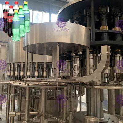 3 dans 1 bouteille en plastique de capsulage remplissante de machine de boissons carbonatées Monobloc avec le couvercle à visser