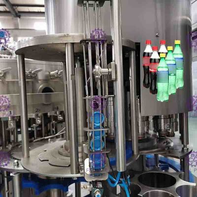 Verre en plastique 3 d'ANIMAL FAMILIER dans 1 machine/équipement/ligne/usine/système Monobloc d'embouteillage du vin de l'eau de boisson de boissons de gaz