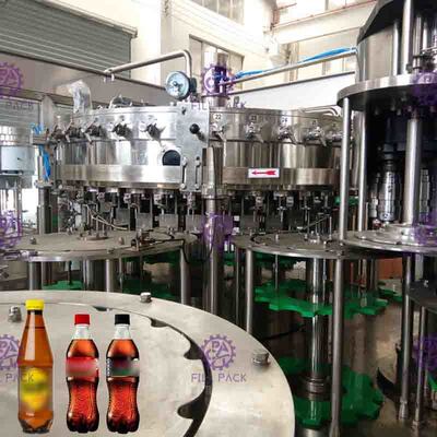 La bouteille en plastique d'ANIMAL FAMILIER a carbonaté la ligne remplissante froide de boisson non alcoolisée de boisson