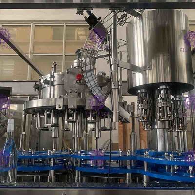 Équipement de capsulage automatique 15000BPH de machine de remplissage de bouteilles de boisson non alcoolisée