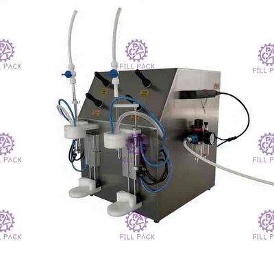 2 têtes peuvent remplir l'équipement de machine carbonaté semi automatique 330ML 90mm