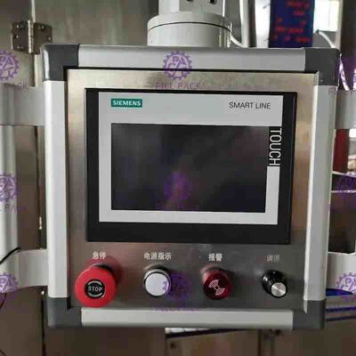 Type de capsulage pneumatique machine de remplissage d'eau en bouteille avec la machine à étiquettes adhésive