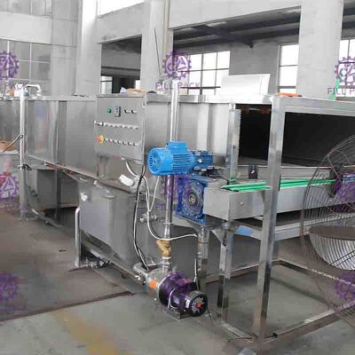 Stérilisateur automatique mis en bouteille par boisson carbonatée, installation de fabrication de jus