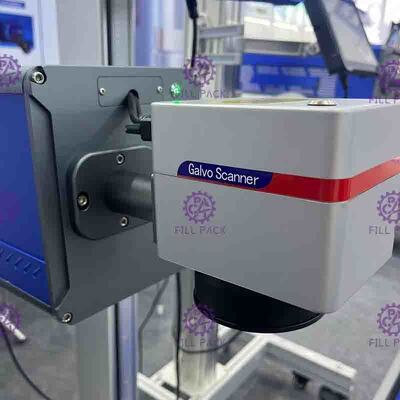 Ligne d'impression de date laser refroidie à l'air de 1 kW / usine / unité pour les bouteilles de boissons