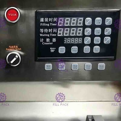 Semi automatique tenez les becs Juice Milk du bureau 10 de machine de remplissage de l'eau de poche
