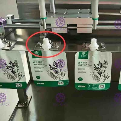 Semi automatique tenez les becs Juice Milk du bureau 10 de machine de remplissage de l'eau de poche