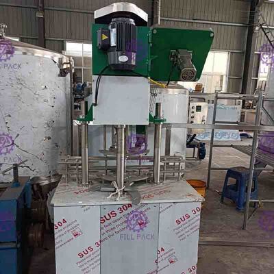 Machine de remplissage automatique de l'eau potable 2000BPH pour la petite bouteille d'ANIMAL FAMILIER