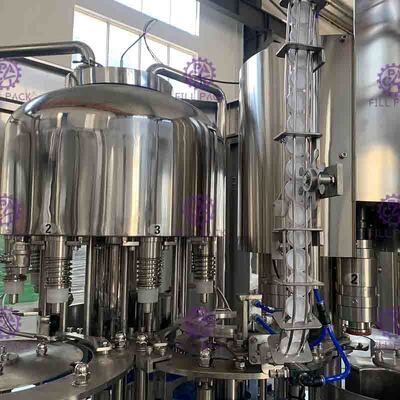 Bouteille en plastique 3 de petit ANIMAL FAMILIER de Full Auto 3000BPH dans 1 machine d'embouteillage remplissante de l'eau pour l'eau potable minérale pure