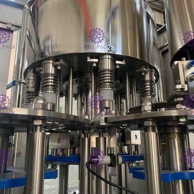 Machine à étiquettes de capsulage remplissante minérale d'ANIMAL FAMILIER de 3000BPH 2L pour non la boisson de soude