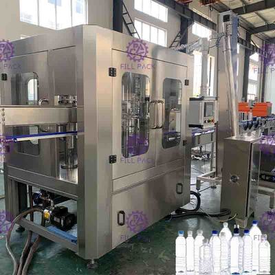 Machine à étiquettes de capsulage remplissante minérale d'ANIMAL FAMILIER de 3000BPH 2L pour non la boisson de soude