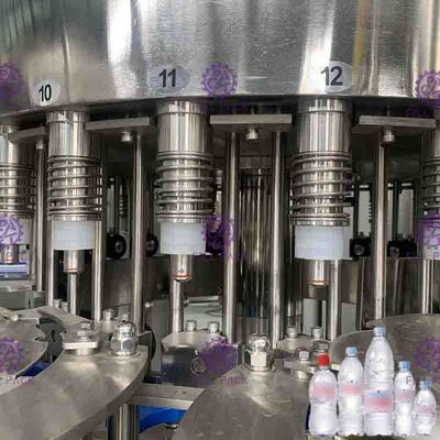 3 dans 1 rinçage en plastique de capsulage remplissant de bouteille de la machine 10000BPH de l'eau minérale de Monoblock