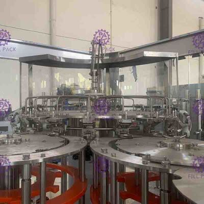 machine de remplissage du jus 3.5kw pour la vis en plastique Capp de la bouteille 45mm
