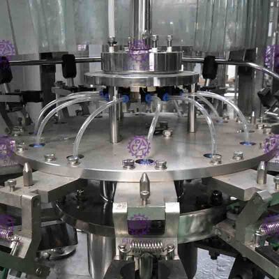non - machine de remplissage complètement automatique de boissons de jus du gaz 4.2Kw pour la bouteille en verre