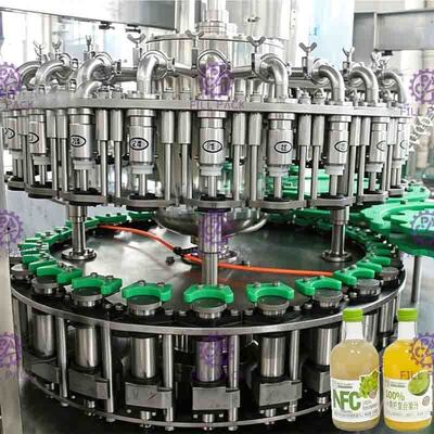 La pulpe Juice Filling Machine Glass Bottle de l'aloès 20000BPH a carbonaté la ligne remplissante 3 de boissons dans 1