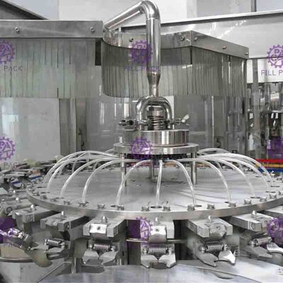 Machine de remplissage de jus de fruits en bouteille plastique SUS304 2L 4000BPH avec homogénéisateur