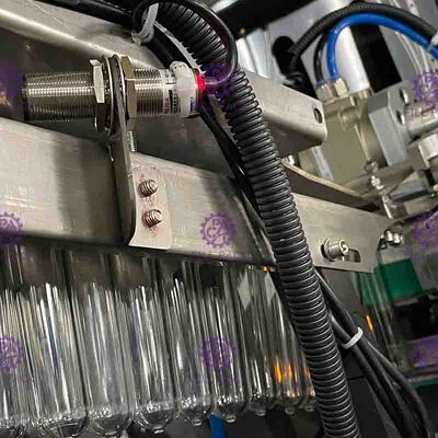 Machine de soufflement de bouteille de 4 cavités