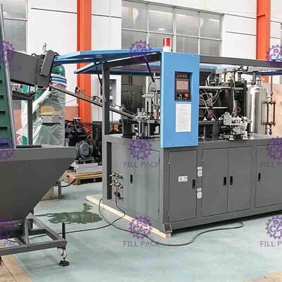 2 machine complètement automatique de fabrication de bouteille d'animal familier de la cavité 1.5l pour produire la bouteille carbonatée de boisson
