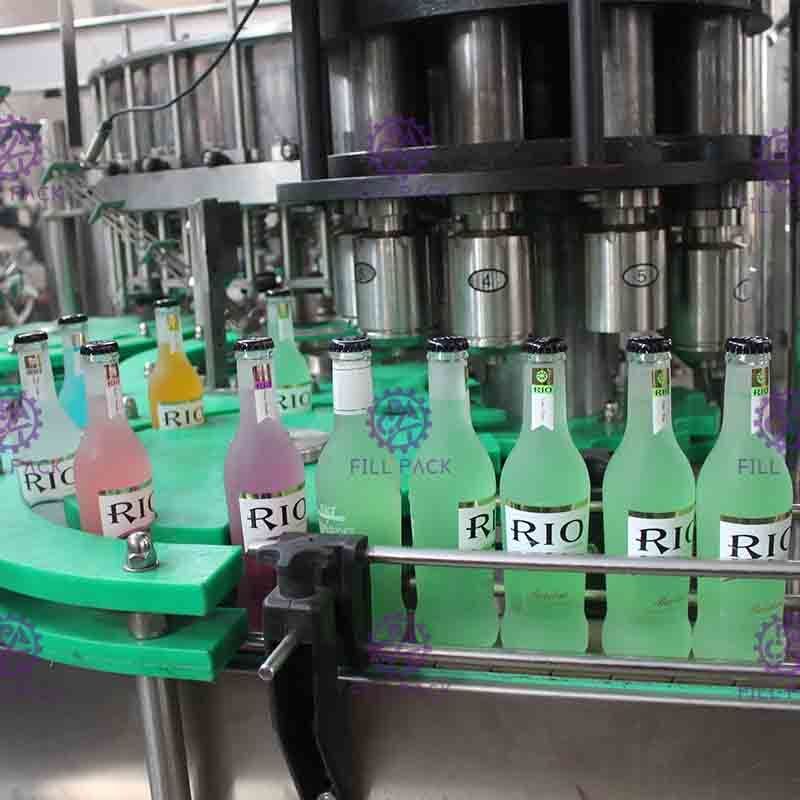 3 dans 1 machine de remplissage carbonatée Monobloc de boissons de bouteille en verre avec la traction Ring Cap
