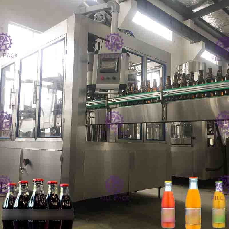 10000BPH 32 têtes machine de remplissage de bouteilles pour le couvercle de couronne type combiné