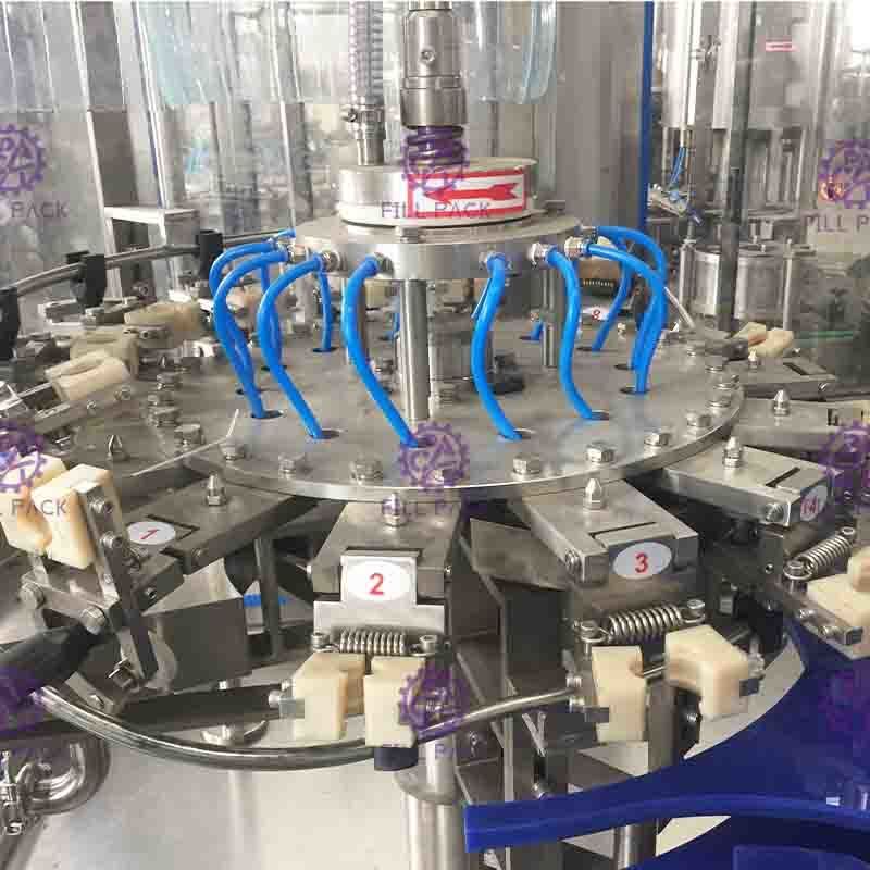 Verre en plastique 3 d'ANIMAL FAMILIER à 1 machine de remplissage de bouteilles de vin de l'eau de boisson de boissons de gaz/équipement/usine Monobloc/système