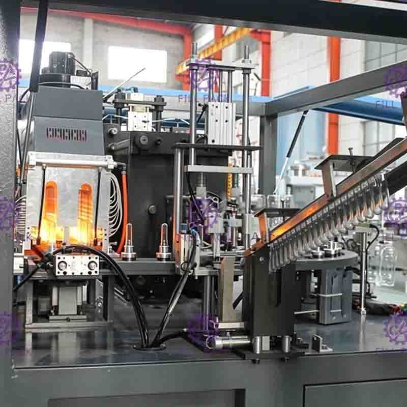 Deux machine de soufflement de bouteille d'ANIMAL FAMILIER de la cavité 0.1-2L pour Juice Processing Line