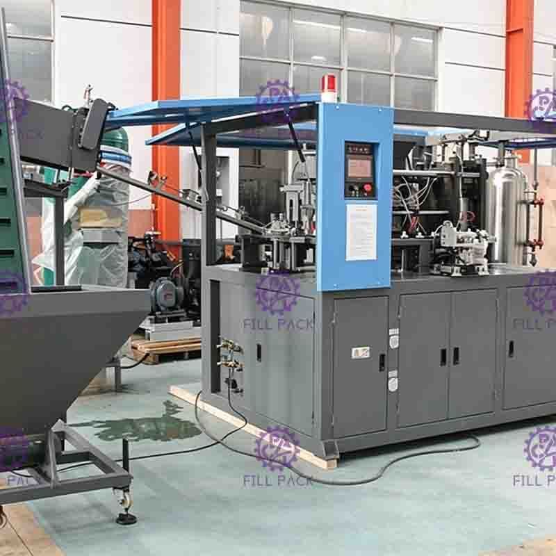 2 machine complètement automatique de fabrication de bouteille d'animal familier de la cavité 1.5l pour produire la bouteille carbonatée de boisson